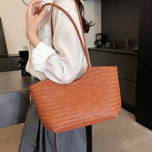 Large-Capacity Commuter Woven Bag for Women, 2026 Summer New Style, High-Value Basket Bag, Fashionable Tote Bag