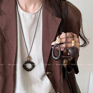 New Chinese-Style Wooden Heart Pendant Sweater Chain Long Necklace for Women, New High-End Neck Chain Accessory