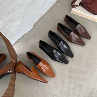 [Tax Not Included] 2026 New Spring Style Deep-Cut Single Shoes, Retro Style, Small Square Toe, Low Wedge, Slimming Leather Shoes