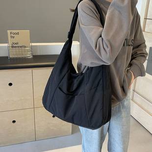 Large-Capacity Canvas Women's Bag 2026 New Trendy Casual Tote Bag Simple Commuter Casual Underarm Shoulder Bag