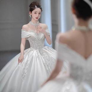 Off-Shoulder Wedding Dress 2026 New Style Main Dress with a High-End Feel, French Vintage Style, Suitable for Petite Brides, Heavily Embellished Bridal Gown