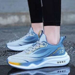 Men's autumn new collection: breathable, lightweight running shoes with a mesh upper, shock-absorbing cushioning, and a soft sole, suitable for students and for light running