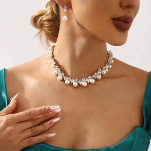 European and American Accessible Luxury Bridal Jewelry Set French Retro Geometric Pearl Alloy Earrings Versatile Atmospheric Accessories Necklace
