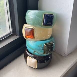 New Cross-Border Vintage Resin Bracelet Collection for Women, Exaggerated Wide-Brimmed Bracelet with Stones, European and American Jewelry Accessories