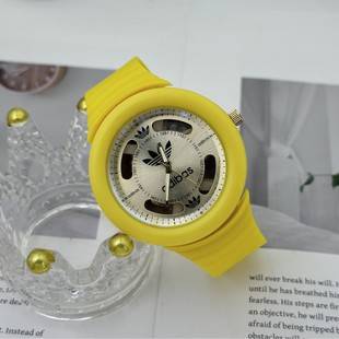 Trendy four-leaf clover men's watch student quartz watch new wholesale ins style high color value mori fashion silicone watch