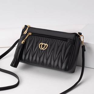 Large-Capacity 2026 New Style Crossbody Bag for Middle-Aged Women, Mom Bag with a High-End Feel, Small Tassel Soft Leather Messenger Bag for Women