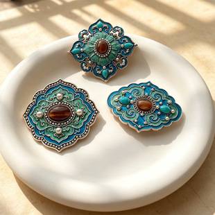 New Chinese-style imitation enamel cloud-patterned brooch with tiger eye stone accents, suitable for Hanfu and cheongsam decoration, dual-purpose pin