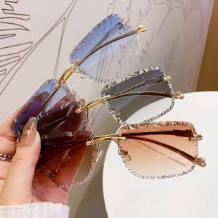 25 Hot-Selling Cross-Border New Sunglasses, European and American Fashion Cut-Edge Sunglasses for Women, Frameless Square Sunglasses with a High-End Feel