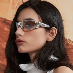 Y2K Silver Sunglasses with a Futuristic Tech Vibe, Millennial Hot Girl Sunglasses, European and American Style, Personalized Sports Cycling Sunshade Glasses