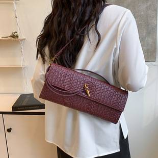 2025 Cross-Border New Woven Baguette Bag Texture Retro Handbag Simple Soft Leather Shoulder Crossbody Women's Bag