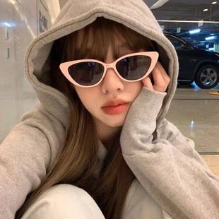 Triangle Cat's Eye Sunglasses Women's High Sense Face Small Anti-UV Retro Small Frame Tiktok Same Sunglasses Explosions