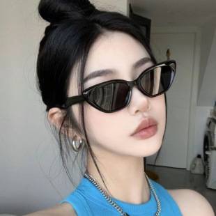2026 New Y2K Hot Girl Cat-Eye Sunglasses European and American Ins Style High-End Anti-Uv Small Frame Sunglasses for Women Trendy