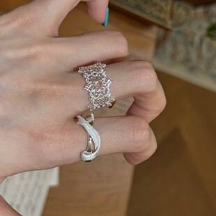 Vintage Lace Hollow European Pattern Wide Ring for Women, Palace Style, Exquisite Niche Design, Elegant Ring
