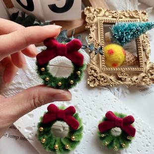 Christmas gift atmosphere bow brooch Chanel style new autumn and winter girl heart twist stick handmade brooch