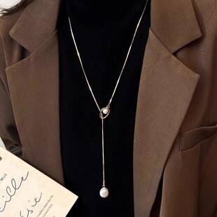 Light Luxury Golden Pearl Long Pendant Necklace for Women in Autumn and Winter, High-End and High-End Sweater Chain, Adjustable Accessories