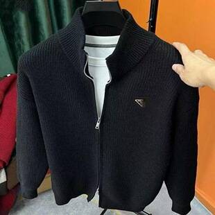 Three-brand cross-border popular knit sweater, metal fashion brand, autumn and winter new men's style, triangular chest design, round neck, unisex jacket