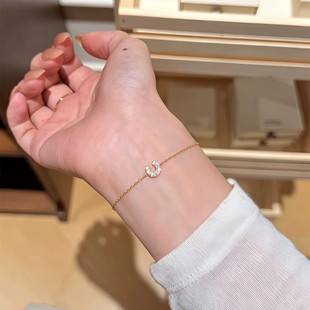 New small horseshoe letter U-shaped bracelet for women, ins light luxury, high-end feel, niche design, simple, fashionable, versatile accessory