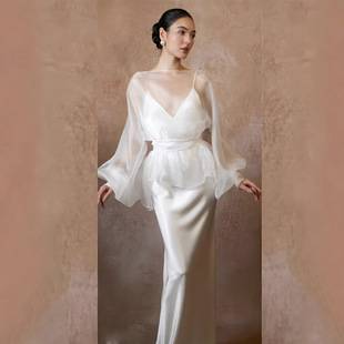 Fashionable White Deep V-Neck Sexy Gown 2026 Autumn New Foreign Trade Fashion Trend Mermaid Travel Shoot Light Wedding Dress