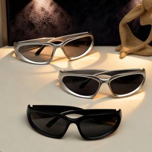 Cyberpunk Futuristic Couple Sunglasses European and American Y2K Hot Girl Super Cool Street Style Sun Protection Prescription Sunglasses for Women