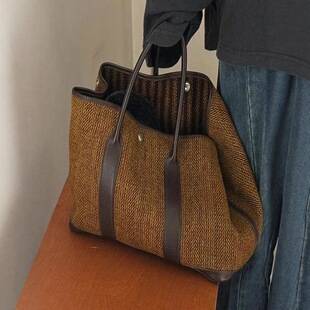 New Niche Retro Women's Bag, Fashionable Woolen Shoulder Tote Bag, Simple and Versatile 2026