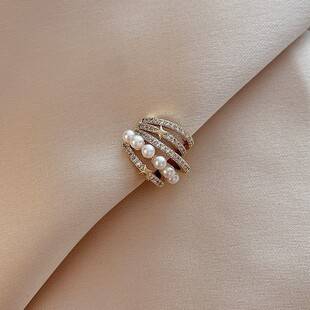 Small Clip-On Earrings Without Ear Holes, Multi-Layered Circle Design with Pearls, Zircon, and Five-Pointed Star, Vintage Ear Cuffs, Unique and Fashionable Earrings