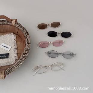 Children's Sunglasses, Fashionable and Trendy, Square-Frame Glasses for Girls, Sun Protection, Cute and Stylish, Little Girls' Sunglasses for Styling