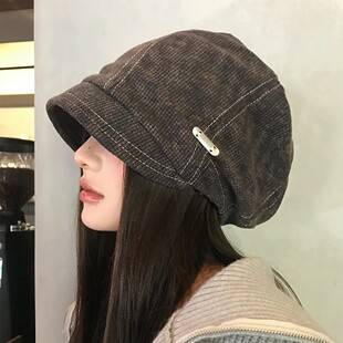 American retro knitted beanie with metal logo for women, suitable for autumn and winter, makes the face look smaller, suitable for large head sizes, cold weather hat