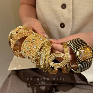 Vintage Gilt Retro European and American Exaggerated Twisted Bracelet for Women, Gold Versatile Wide-Brimmed Wristband Jewelry