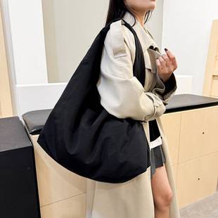 Cross-Border Large-Capacity Japanese, Korean and Hong Kong Style Armpit Bag 2026 New Fashion Nylon Cloth Shoulder Bag Retro Handheld Women's Bag