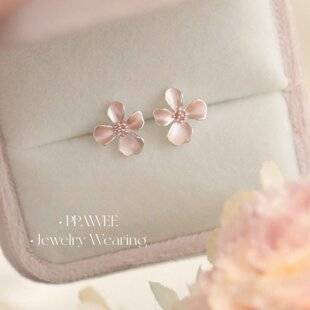 Pink gardenia, elegant pink floral earrings for women, new Chinese style summer earrings, silver stud earrings, no ear piercing required, silicone ear clips
