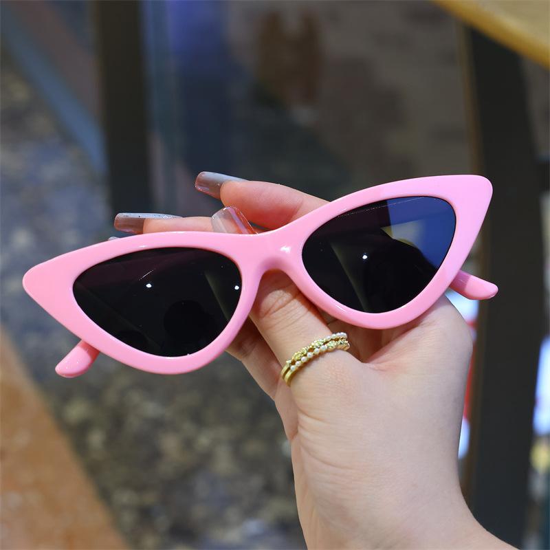 Cross-border European and American cat eye sunglasses fashionable simple photo matching small frame sunglasses triangle glasses 9788