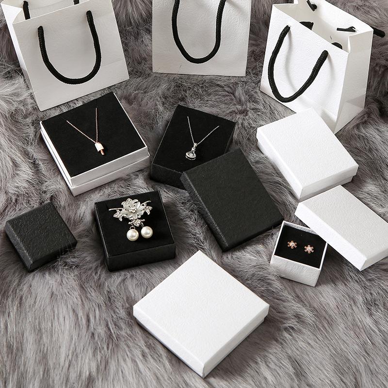 Factory direct jewelry box packaging jewelry packaging box ring earrings necklace bracelet solid color black and white small fresh paper