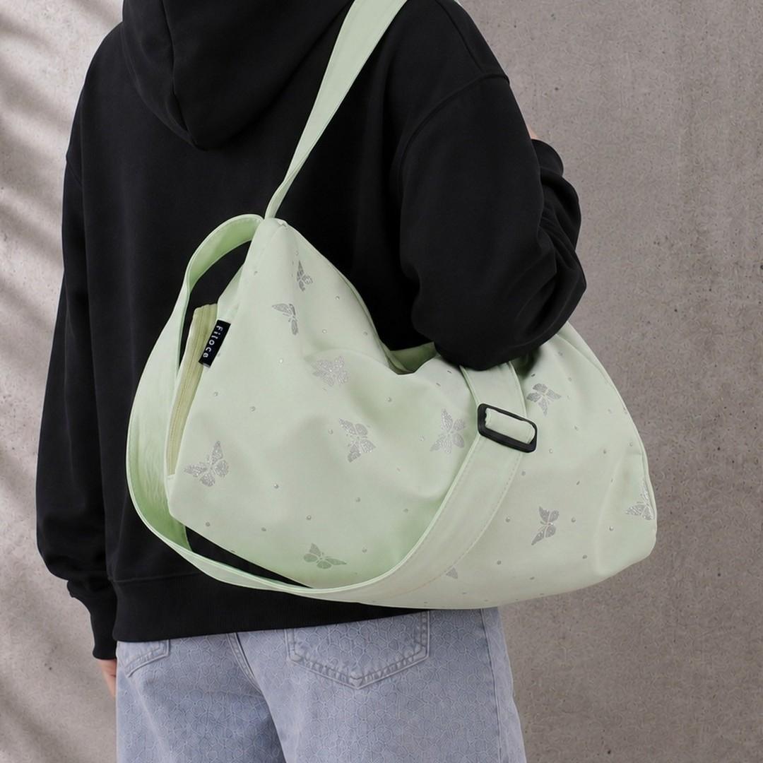 E-Commerce Supply Source: Silver Butterfly Travel Bag for Women, Large Capacity Gym Bag, Short-Distance Yoga Bag, Cross-Border Manufacturer Wholesale