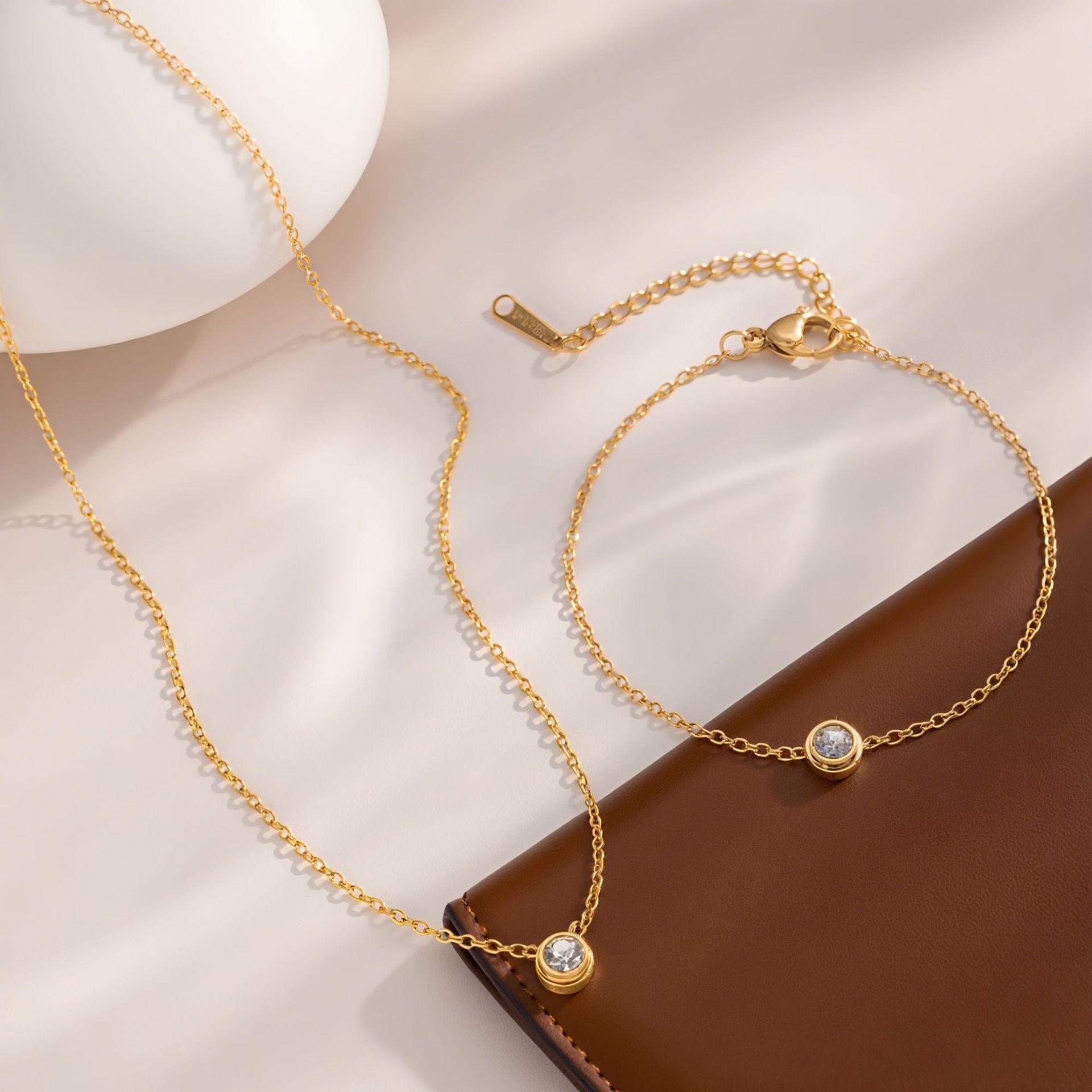 Simple Mini Single Diamond Titanium Steel Necklace Women's TikTok Explosive Fashion Jewelry Pendant Accessories Collarbone Chain Necklace