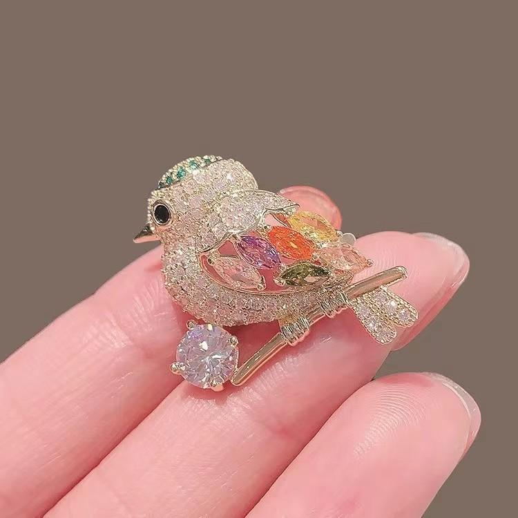 Magpie bird brooch design high-end women's anti-light high-end temperament corsage pin accessories free shipping