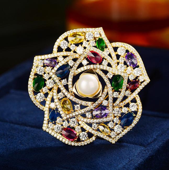 Fashionable Classic Camellia Brooch, High-End Women's Chanel-Style Colorful Zircon Pin, Pearl Brooch, Clothing Accessory