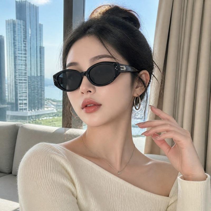 Hong Kong-style high-end retro cat-eye sunglasses for women, slimming, ultra-light, UV protection sun glasses