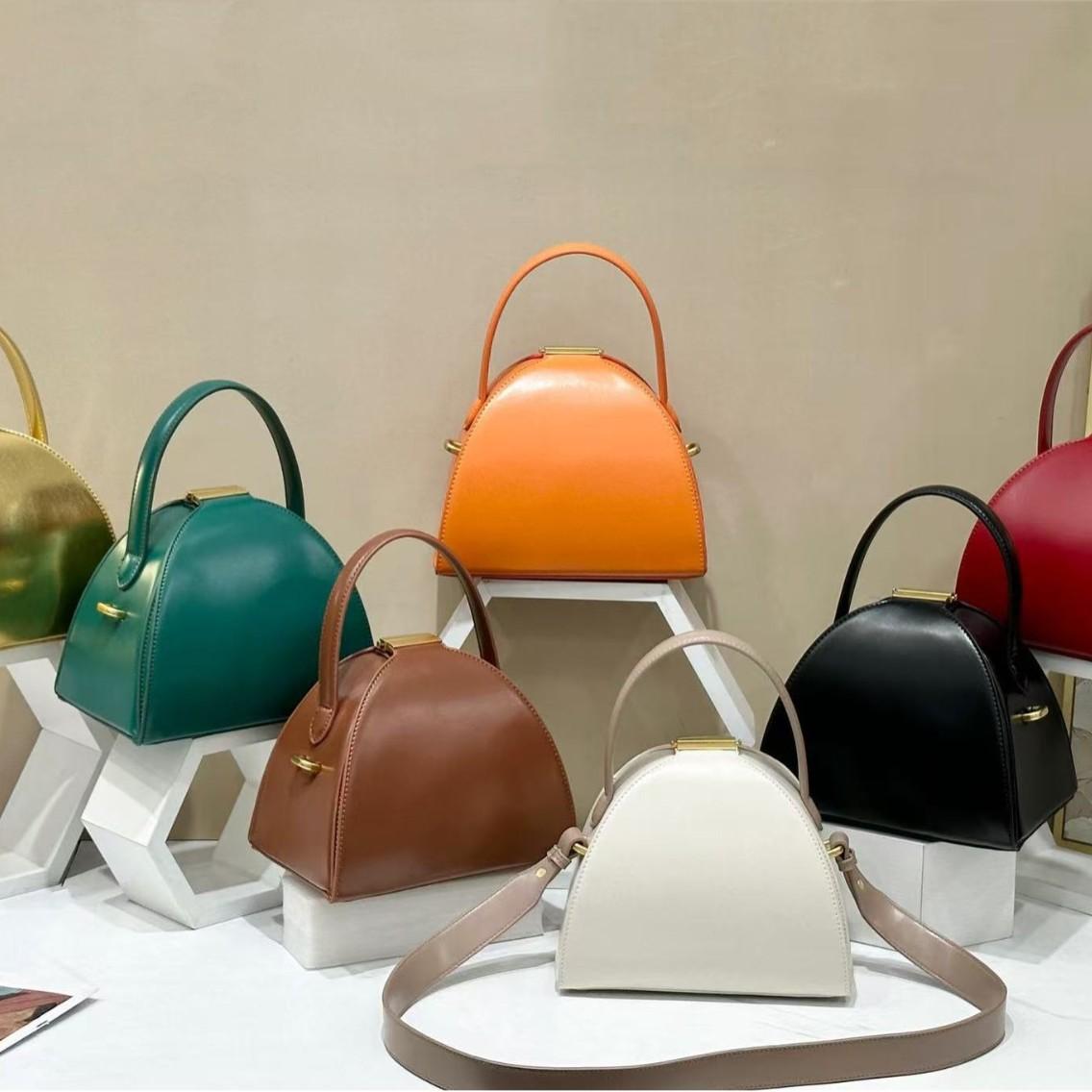 High-Appearance Niche Hand-Held Square Box Bag for Women, 2026 Spring New Style, Personalized Design, Single Shoulder Crossbody Bag, Tote Bag
