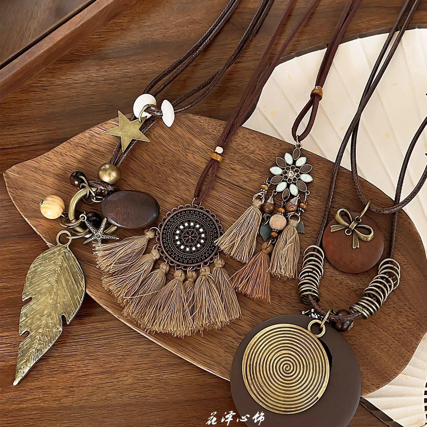 Ethnic style necklace for women, bohemian holiday style choker, 2026 hot-selling vintage high-end sweater chain accessory