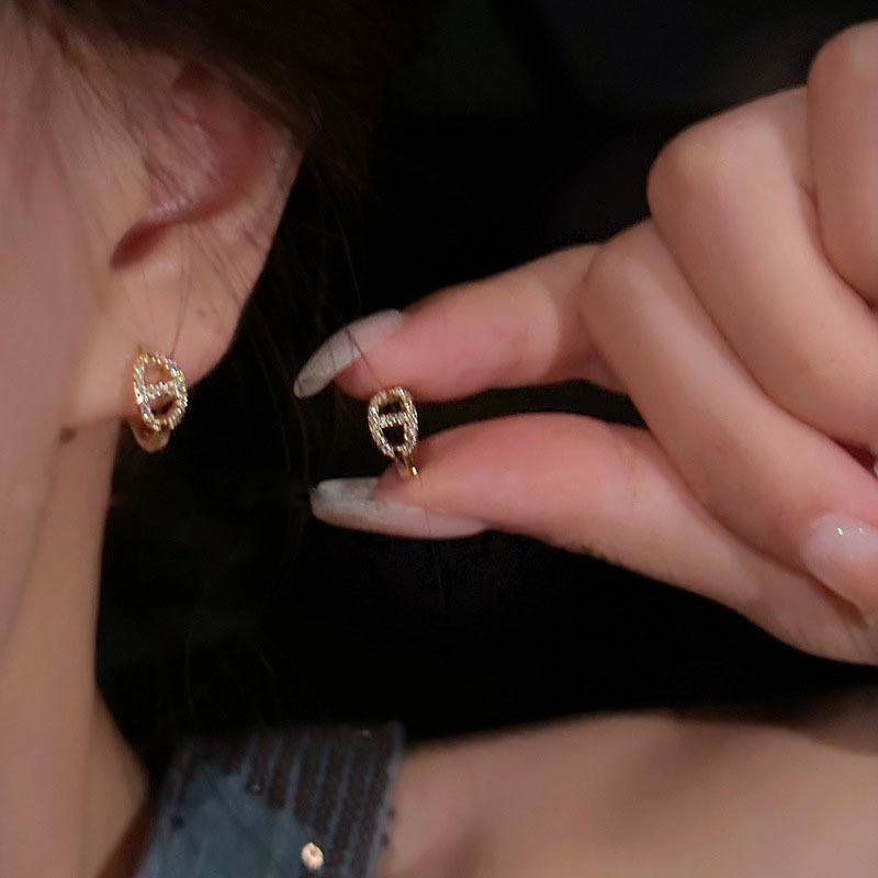 Explosive Light Luxury High Sense Pig Nose Earrings Ear Buckle Women's Exquisite Simple Earrings New Internet Celebrity Elegant Ear Jewelry