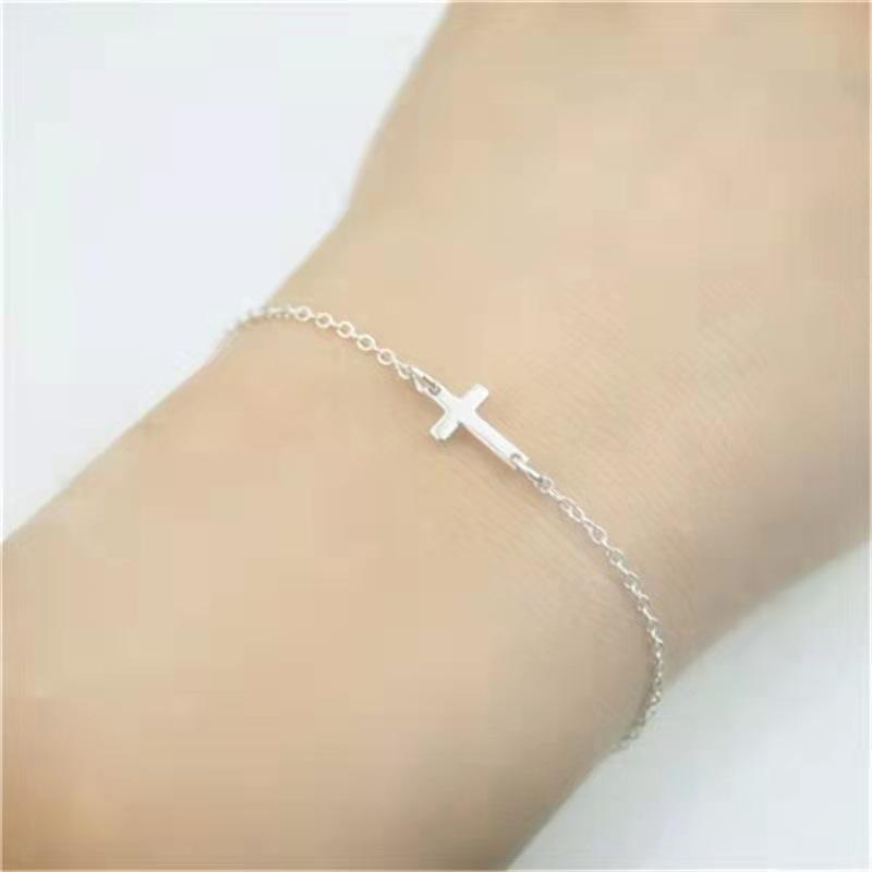 European and American Best-Selling Hand Accessories, Fashionable, Simple, Exquisite and Tiny Cross Bracelets, Simple Bracelets Wholesale