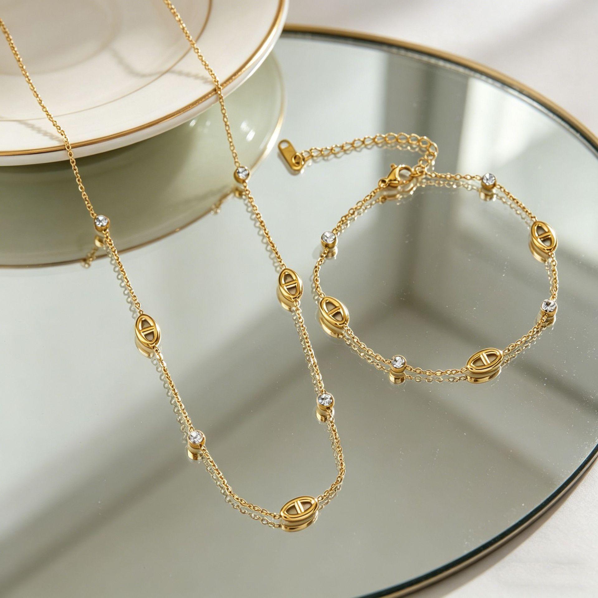 French-Style Light Luxury White Diamond Pig Nose Titanium Steel Necklace for Women, Exquisite and Simple, Versatile, High-End Feel, New Clavicle Chain Set