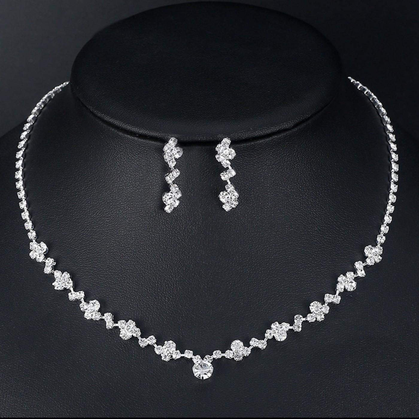 Cross-Border Fashion Full Diamond Necklace Women's Bridal Jewelry Set Light Luxury High-End Earrings Long Niche Pendant Accessories