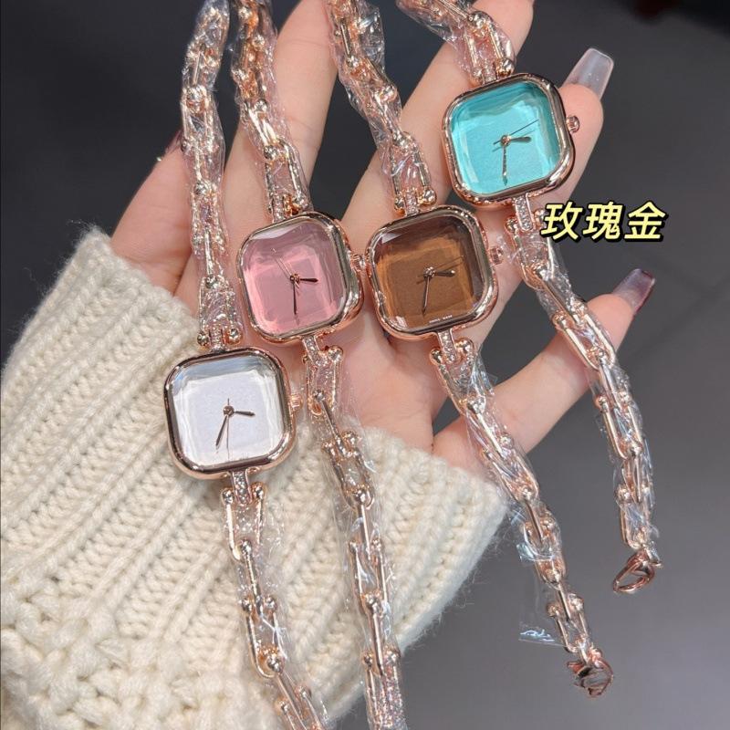 Tijia High-End Niche Bracelet-Style Women's Watch, Light Luxury Creative Square Glass Quartz Women's Watch with Chain