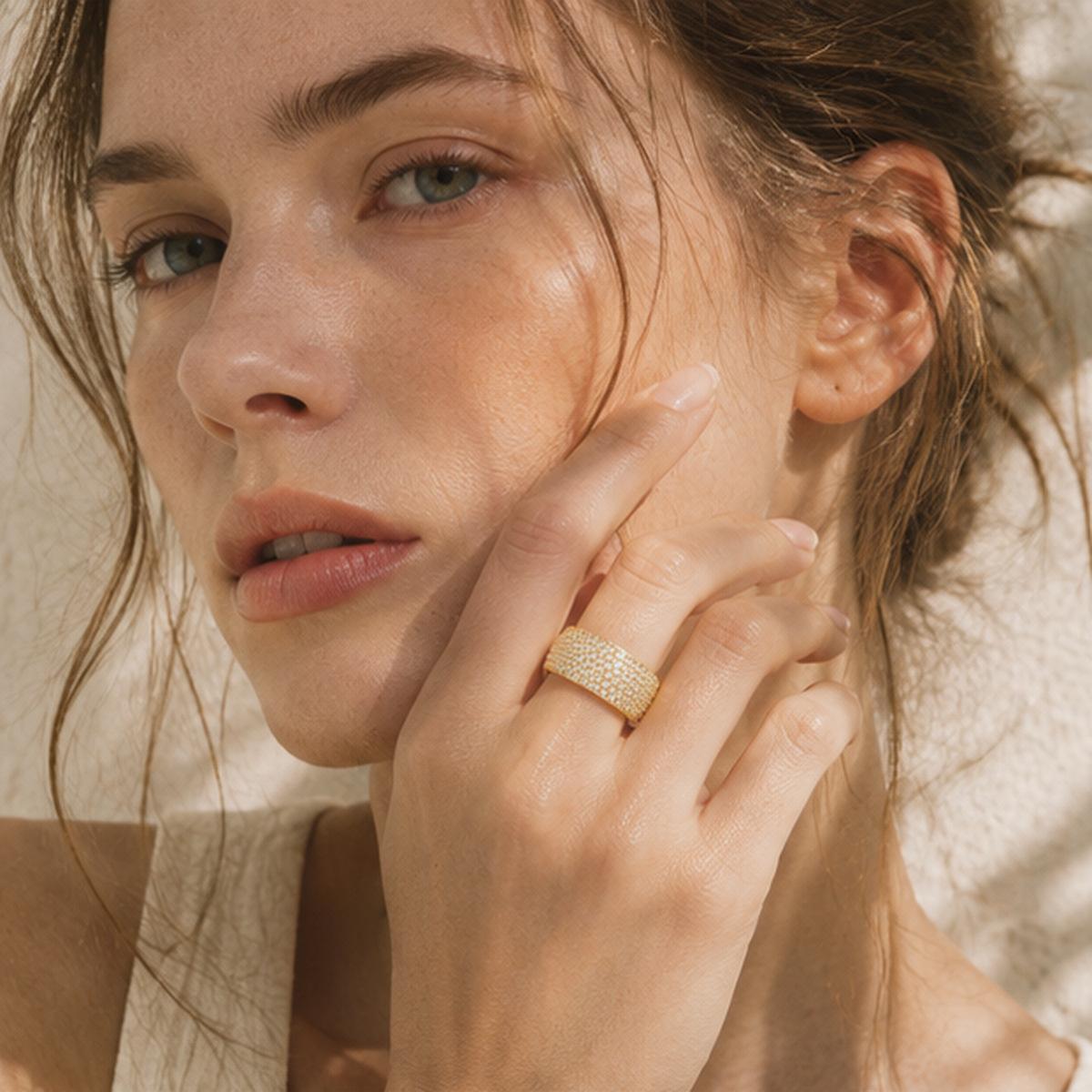 Amazon's new product Oura Ring4/5 ring protective case with copper inlay and diamonds, a light luxury decorative accessory