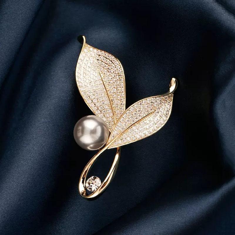 2026 New Style Chanel-Style Brooch for Women, High-End Exquisite Pearl Brooch, Anti-Exposure Suit Pin Accessory