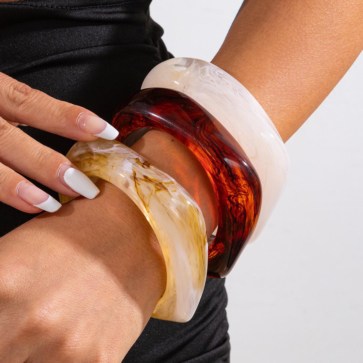 European and American Cross-Border Jewelry Retro Asymmetrical Smudged Bracelet Round Wide Acrylic Bracelet for Women