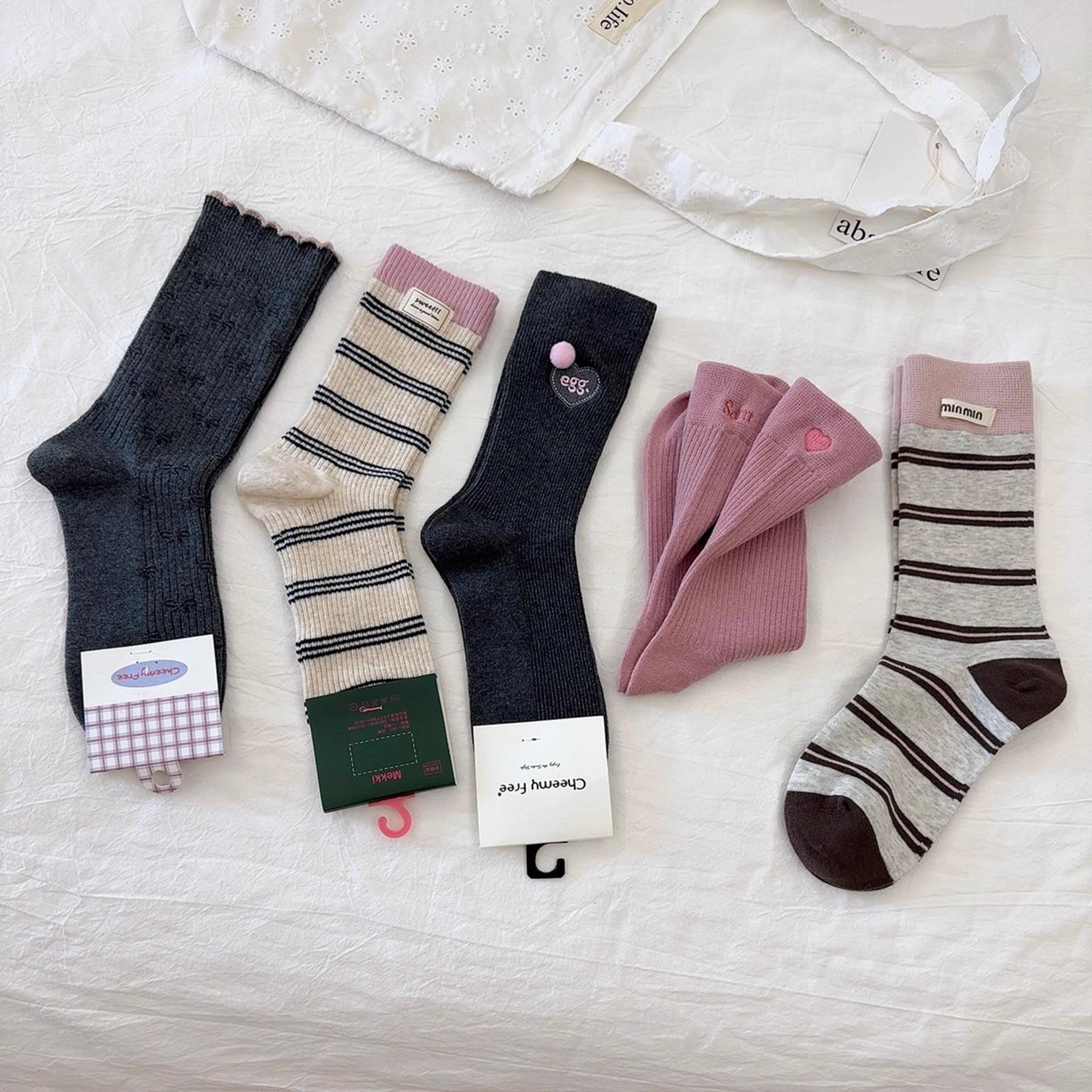 Autumn Is the Perfect Time for Sweet Retro Girls! Gray Pink Is Stunning ~ Japanese-Style Ins Straight-Leg Mid-Calf Socks