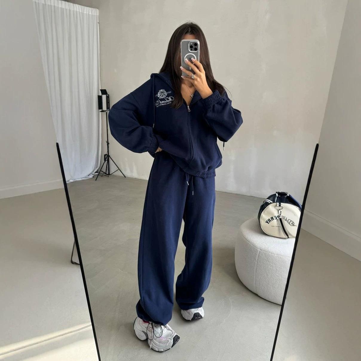 2025 New Casual Zipper Hooded Sweatshirt Two-Piece Set for Women, High-End Embroidered Casual Pants, Relaxed Outfit for Autumn