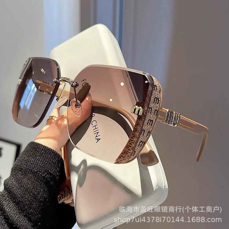 2026 New Style Large Frame Cut-Edge Sunglasses for Women, High-End Square Fashion Sunglasses, Anti-Uv, High-Quality Sunglasses